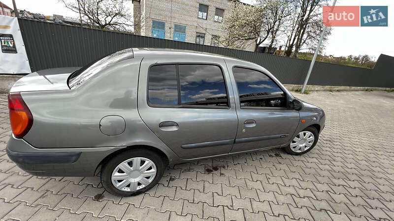 Седан Renault Symbol 2004 в Львове