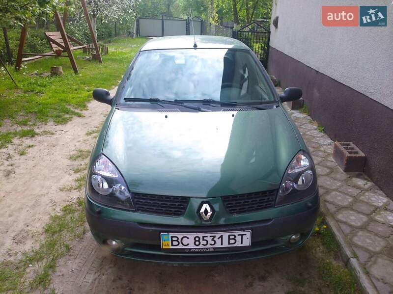Renault Symbol 2003