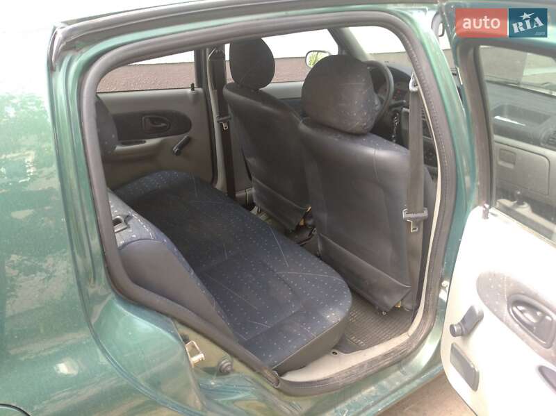Седан Renault Symbol 2003 в Шептицькому