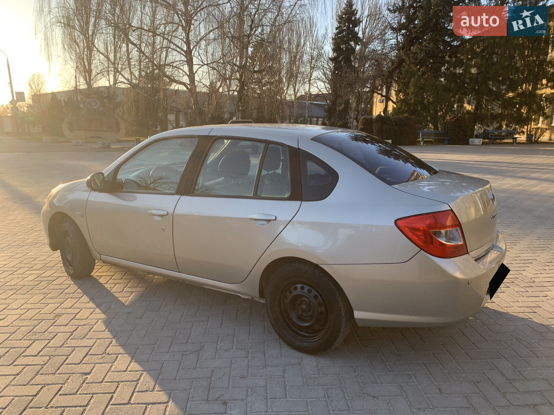 2010 Renault Symbol - мініатюра 4