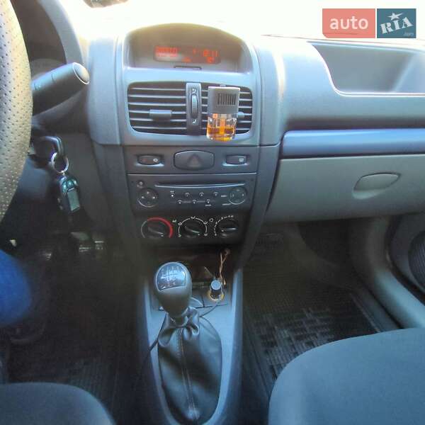 Седан Renault Symbol 2006 в Кропивницком