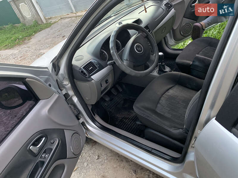 Седан Renault Symbol 2011 в Борщеве