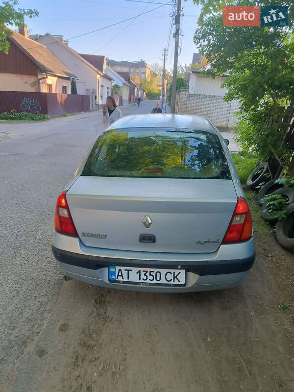 Седан Renault Symbol 2004 в Черновцах