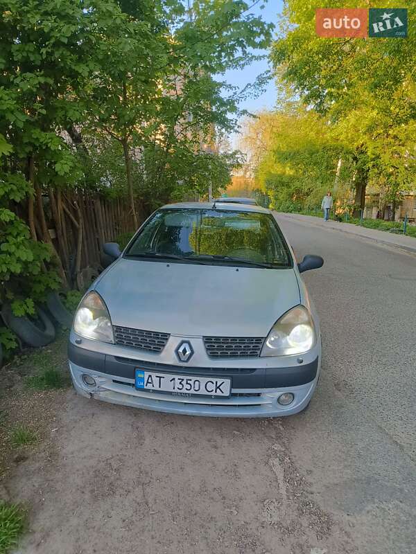 Седан Renault Symbol 2004 в Черновцах