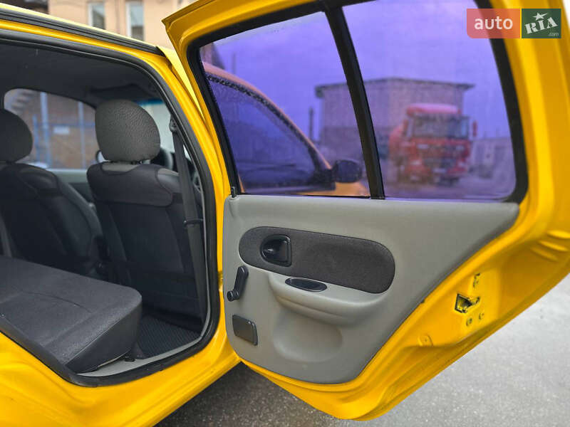 Седан Renault Symbol 2005 в Білій Церкві