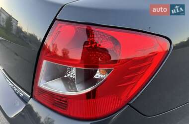 Седан Renault Symbol 2011 в 