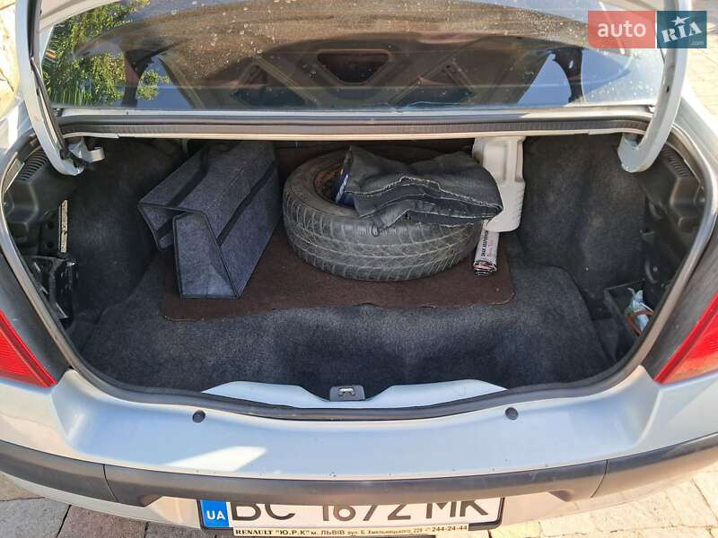 Седан Renault Symbol 2003 в Шептицькому