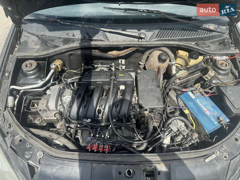 Седан Renault Symbol 2004 в Белогородке