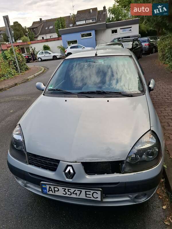 Renault Symbol 2004
