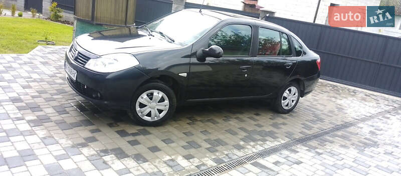 Седан Renault Symbol 2011 в Ланчине