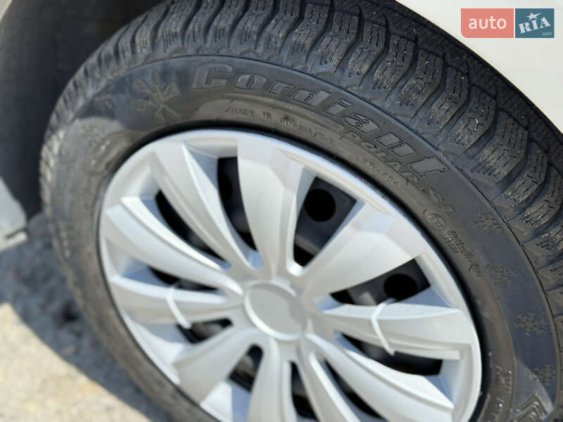 Седан Renault Symbol 2010 в Днепре