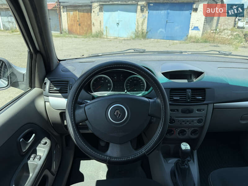 Седан Renault Symbol 2010 в Днепре