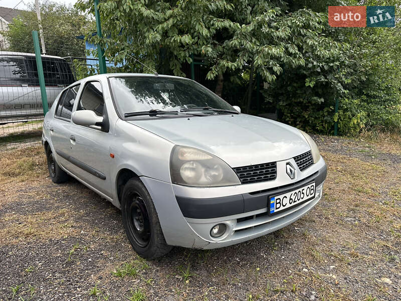 Renault Symbol 2002