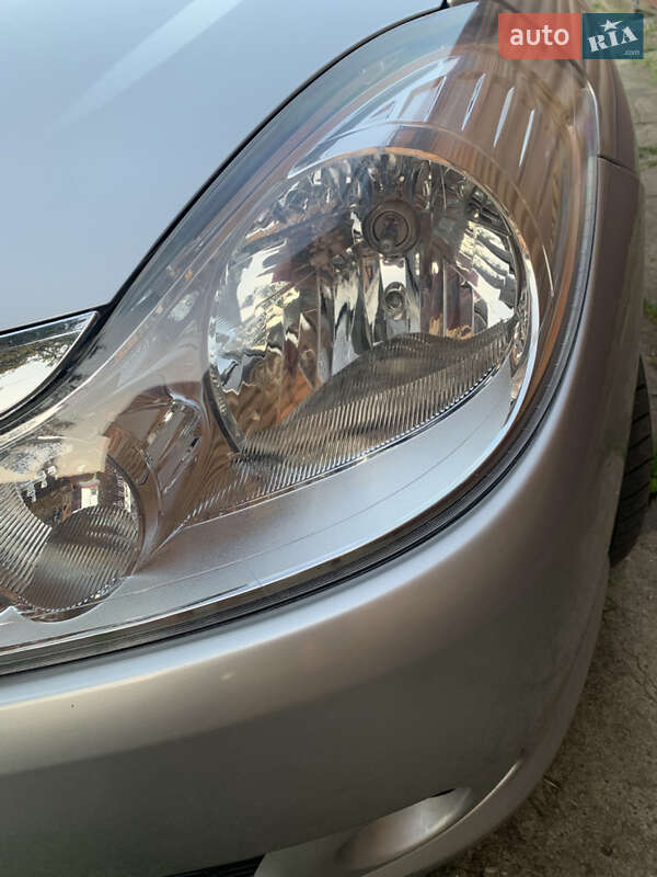 Седан Renault Symbol 2010 в Сарнах