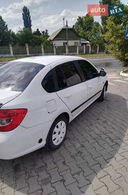 Седан Renault Symbol 2010 в 