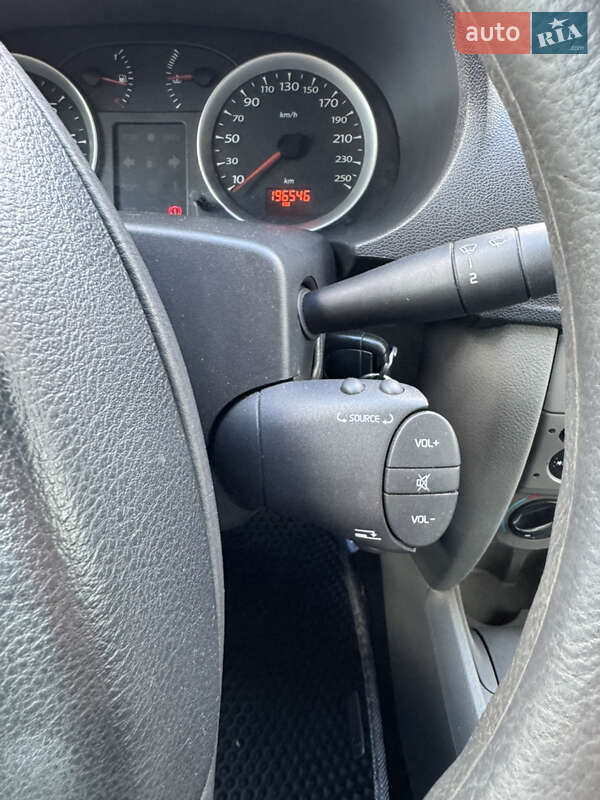 Седан Renault Symbol 2010 в Києві