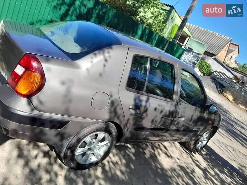 Седан Renault Symbol 2004 в Луцке