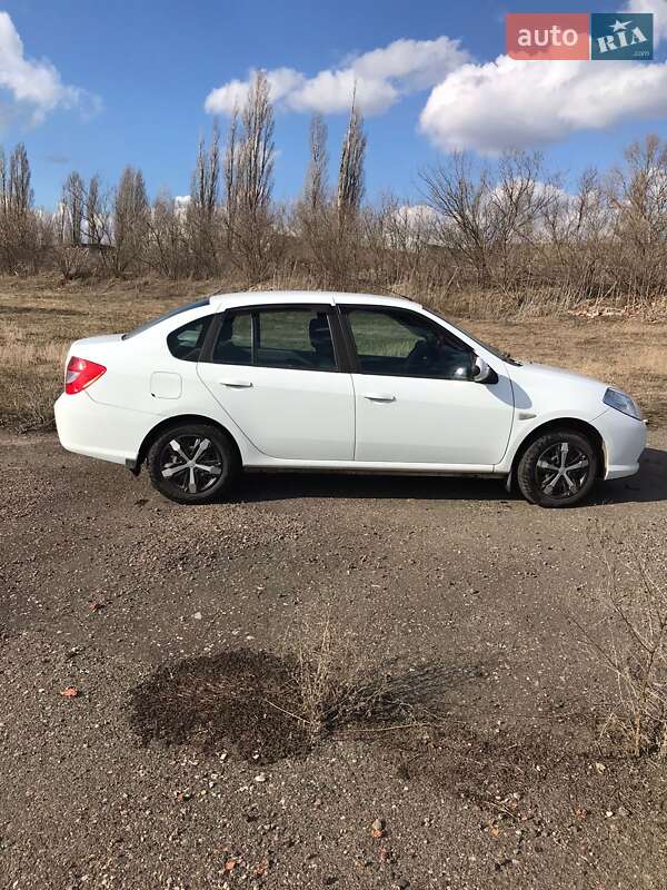 Седан Renault Symbol 2012 в Івано-Франківську фото 3 Седан Renault Symbol 2012 в Івано-Франківську