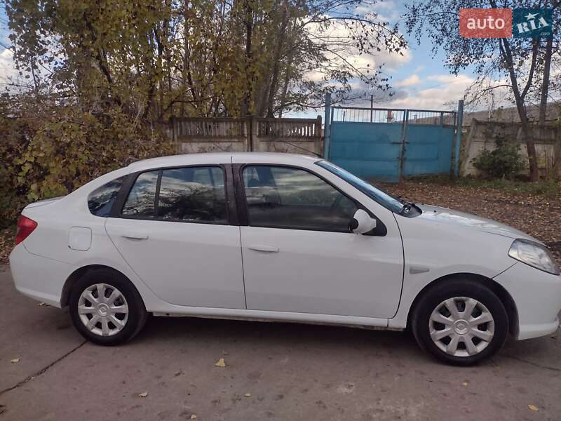Седан Renault Symbol 2010 в Виннице
