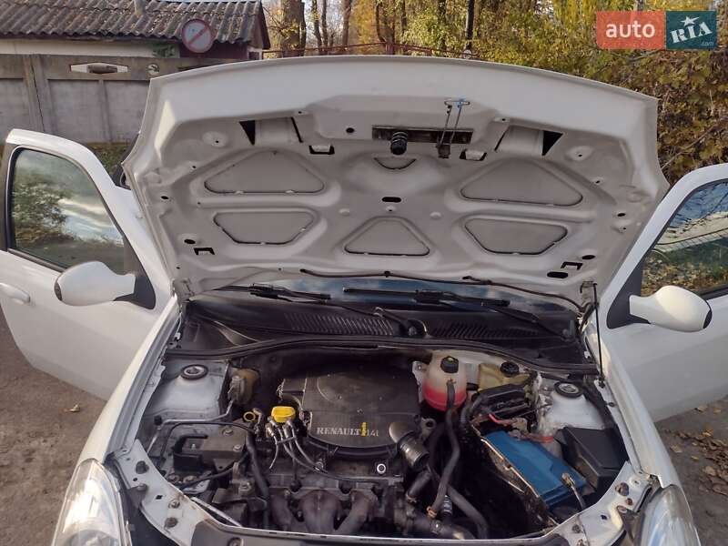 Седан Renault Symbol 2010 в Виннице