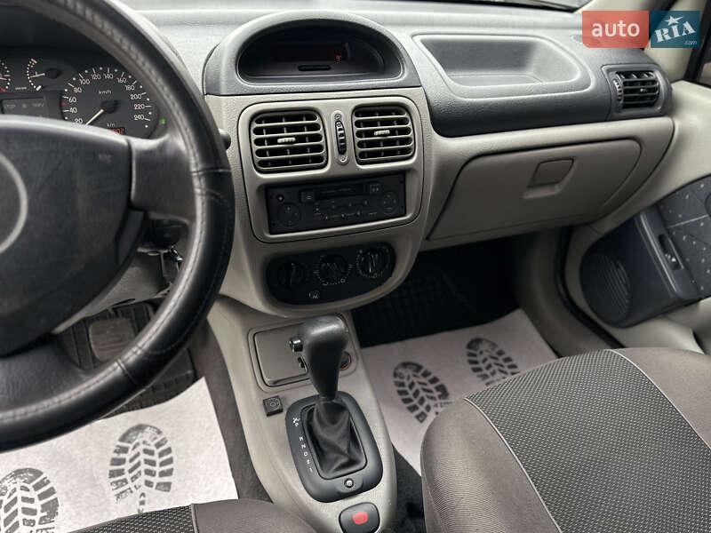 Седан Renault Symbol 2003 в Шептицькому фото 36 Седан Renault Symbol 2003 в Шептицькому