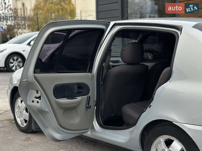 Седан Renault Symbol 2003 в Шептицькому фото 41 Седан Renault Symbol 2003 в Шептицькому