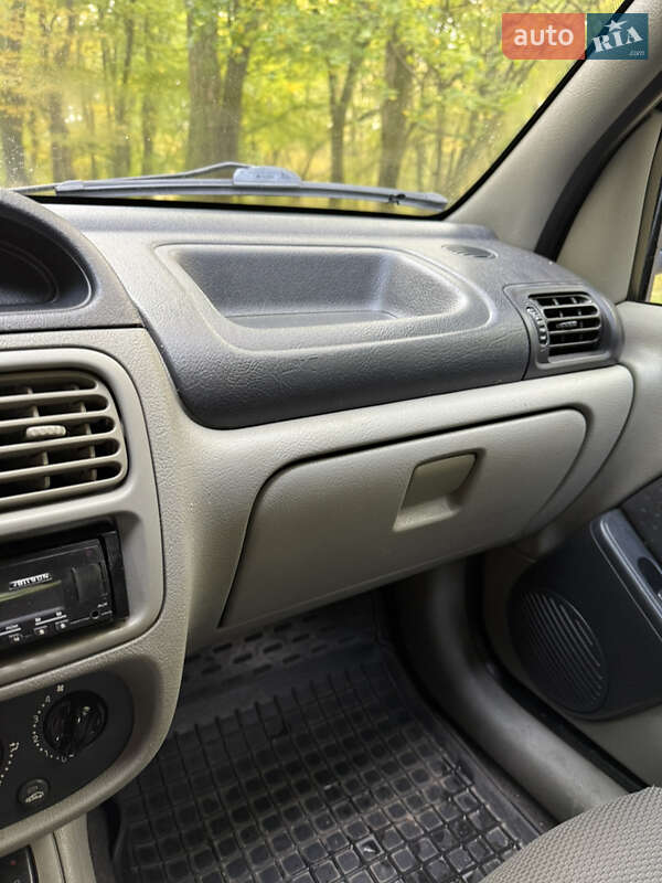 Седан Renault Symbol 2006 в Черновцах фото 11 Седан Renault Symbol 2006 в Черновцах