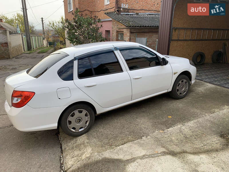 Седан Renault Symbol 2010 в Сумах фото 3 Седан Renault Symbol 2010 в Сумах