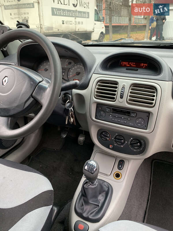 Седан Renault Symbol 2004 в Кременчуці