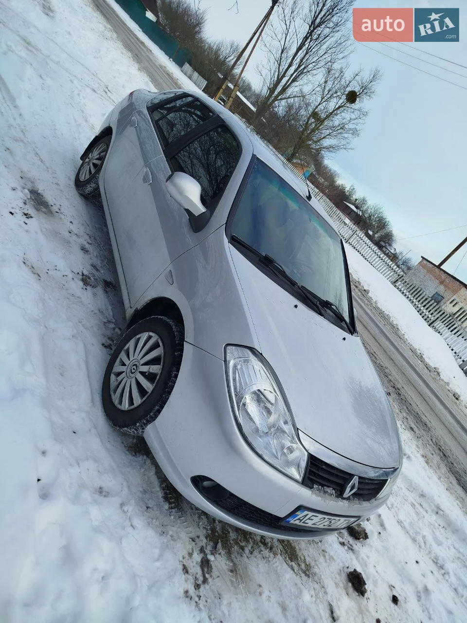 2009 Renault Symbol - мініатюра 13