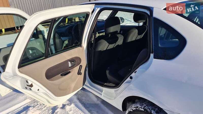 Седан Renault Symbol 2010 в Киеве