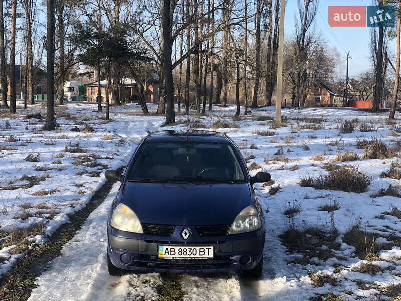 Седан Renault Symbol 2004 в Києві