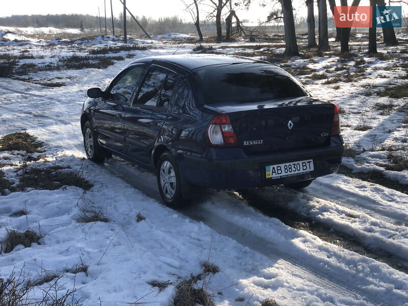 Седан Renault Symbol 2004 в Києві