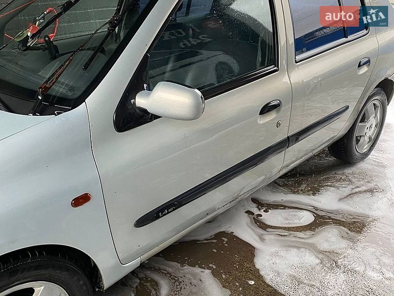 Седан Renault Symbol 2002 в Коломые