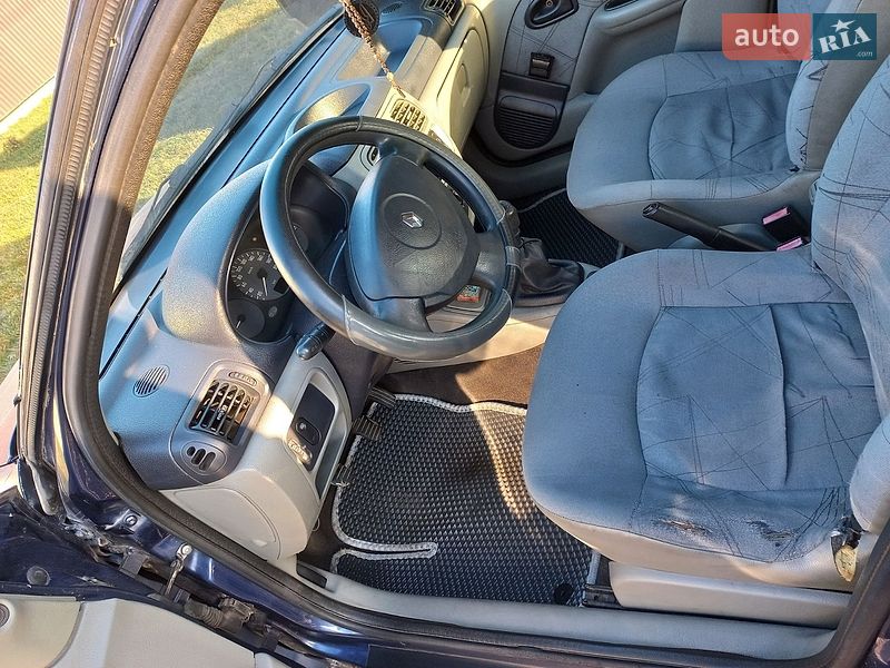Седан Renault Symbol 2004 в Киеве
