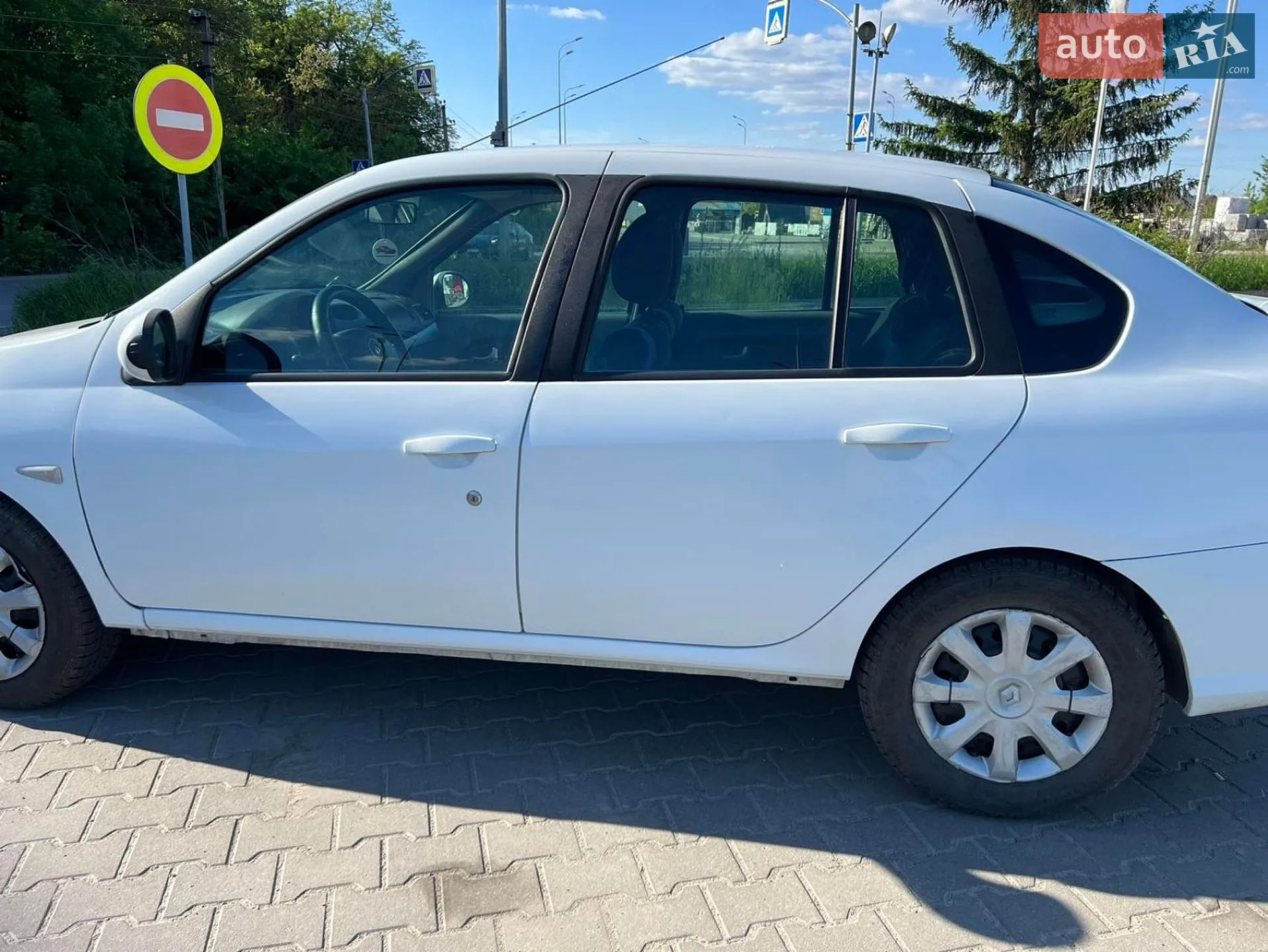 2010 Renault Symbol - мініатюра 8