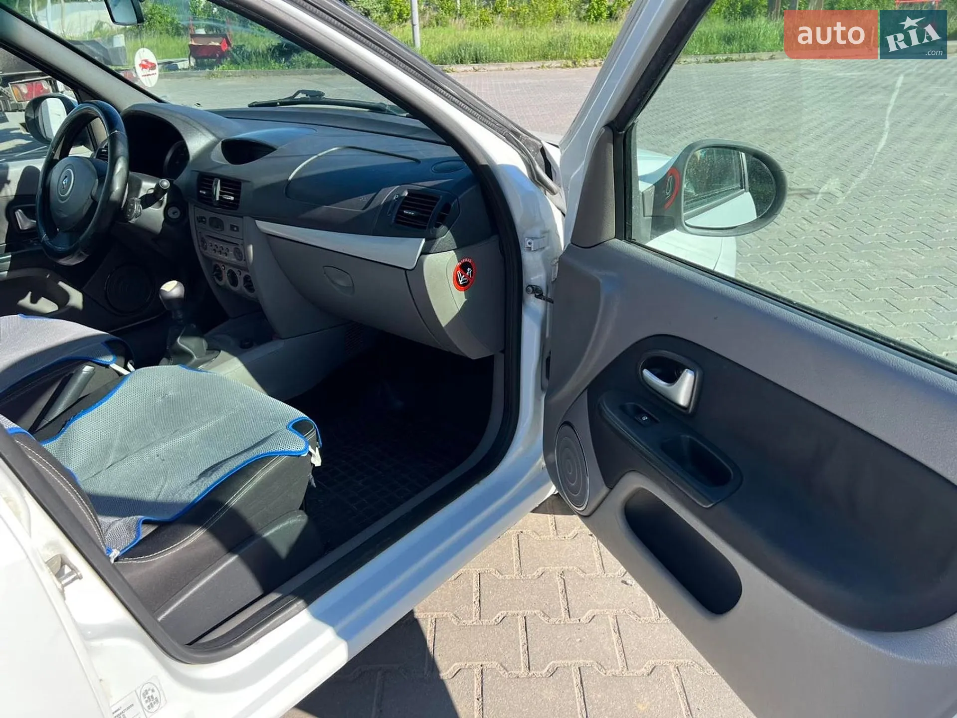 2010 Renault Symbol - мініатюра 4