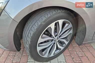 Седан Renault Talisman 2017 в  фото 18 Седан Renault Talisman 2017 в
