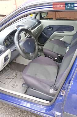 Седан Renault Thalia 2004 в 
