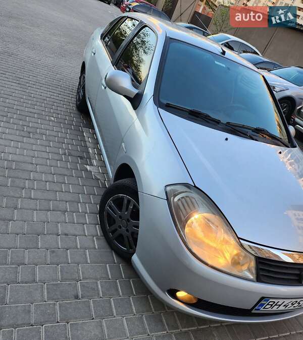 Седан Renault Thalia 2009 в Одессе