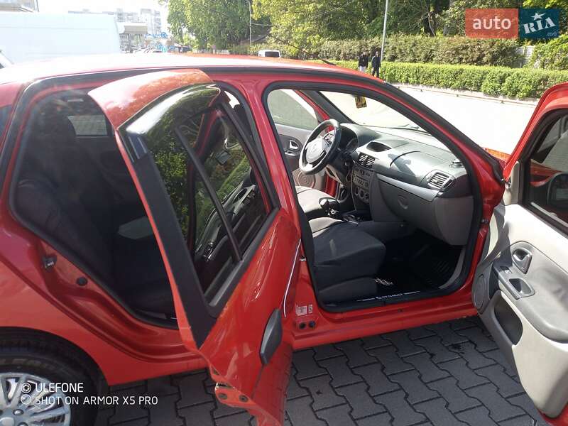 Седан Renault Thalia 2012 в Житомире