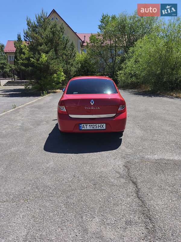 Седан Renault Thalia 2012 в Долині