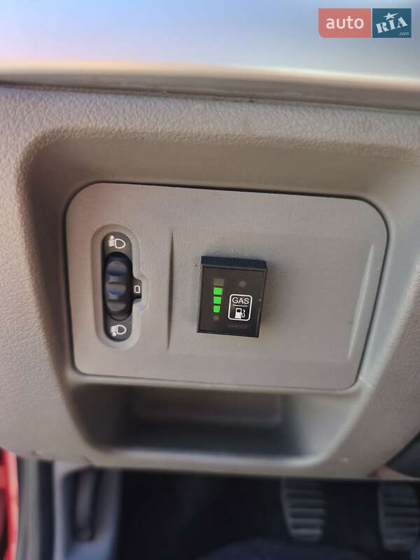 Седан Renault Thalia 2012 в Долині