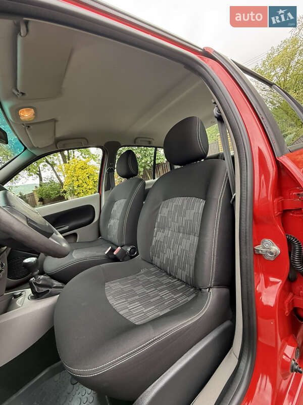 Седан Renault Thalia 2009 в Косове