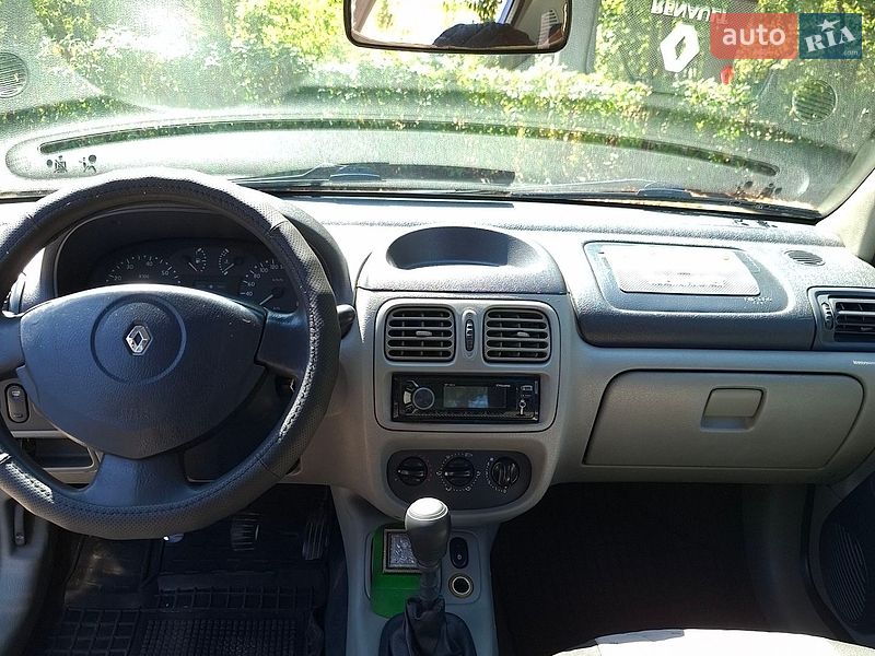 Седан Renault Thalia 2001 в Луцьку