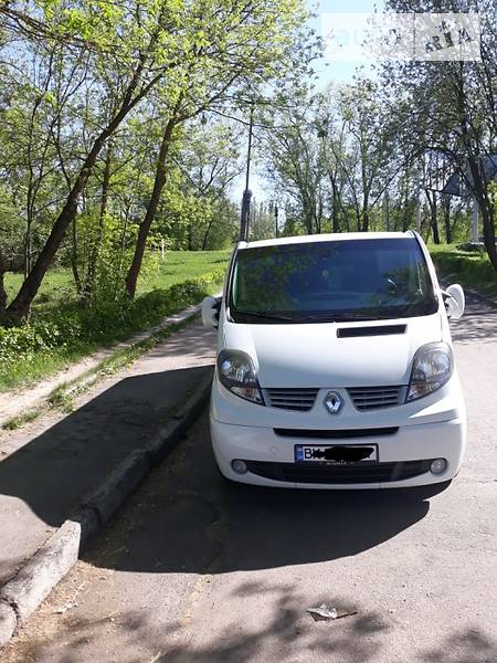 Renault Trafic 2012 года