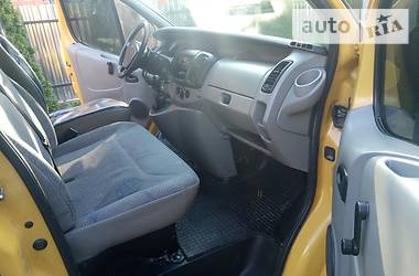 Грузопассажирский фургон Renault Trafic 2005 в Вижнице