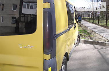 Грузопассажирский фургон Renault Trafic 2005 в Луцке
