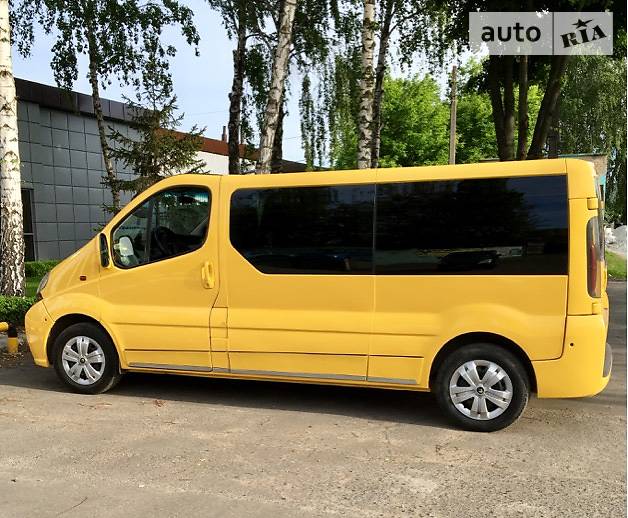 Вантажопасажирський фургон Renault Trafic 2006 в Києві