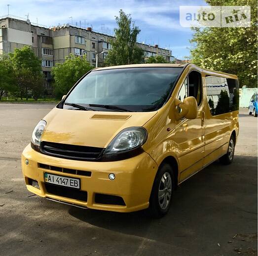 Вантажопасажирський фургон Renault Trafic 2006 в Києві